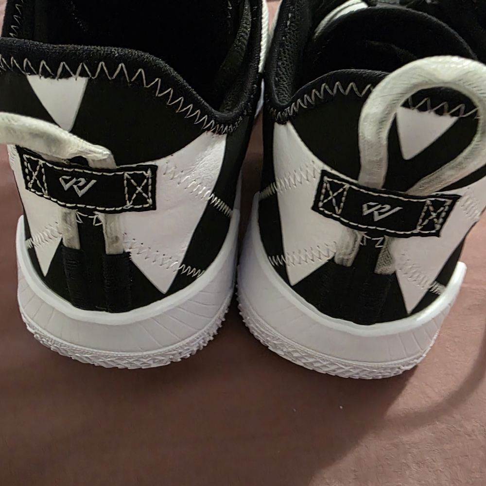 Jordan Black and White Men's Sneakers - Picture 4 of 5
